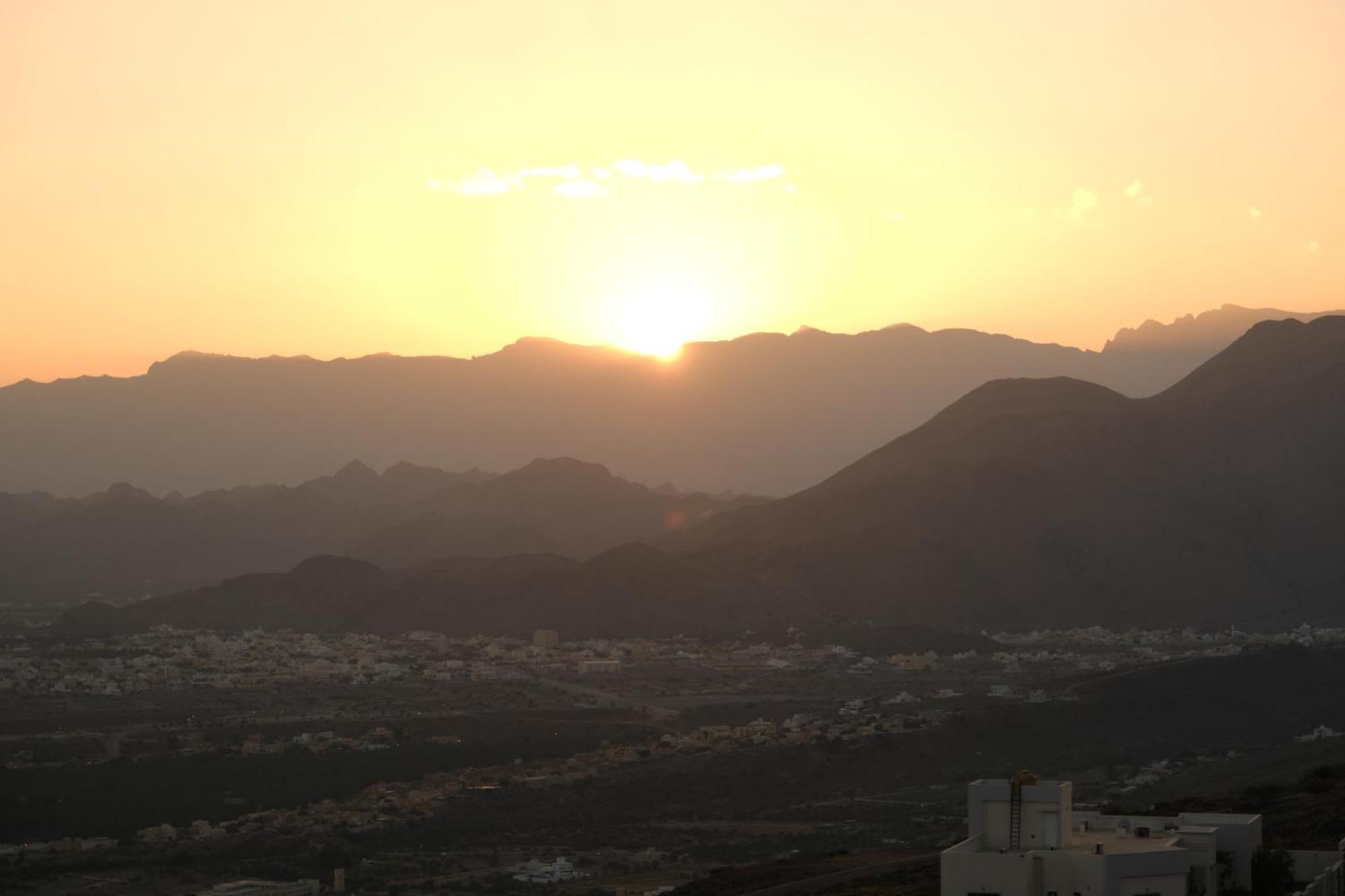 Sunset Sky Hotel Misfāh Exterior photo