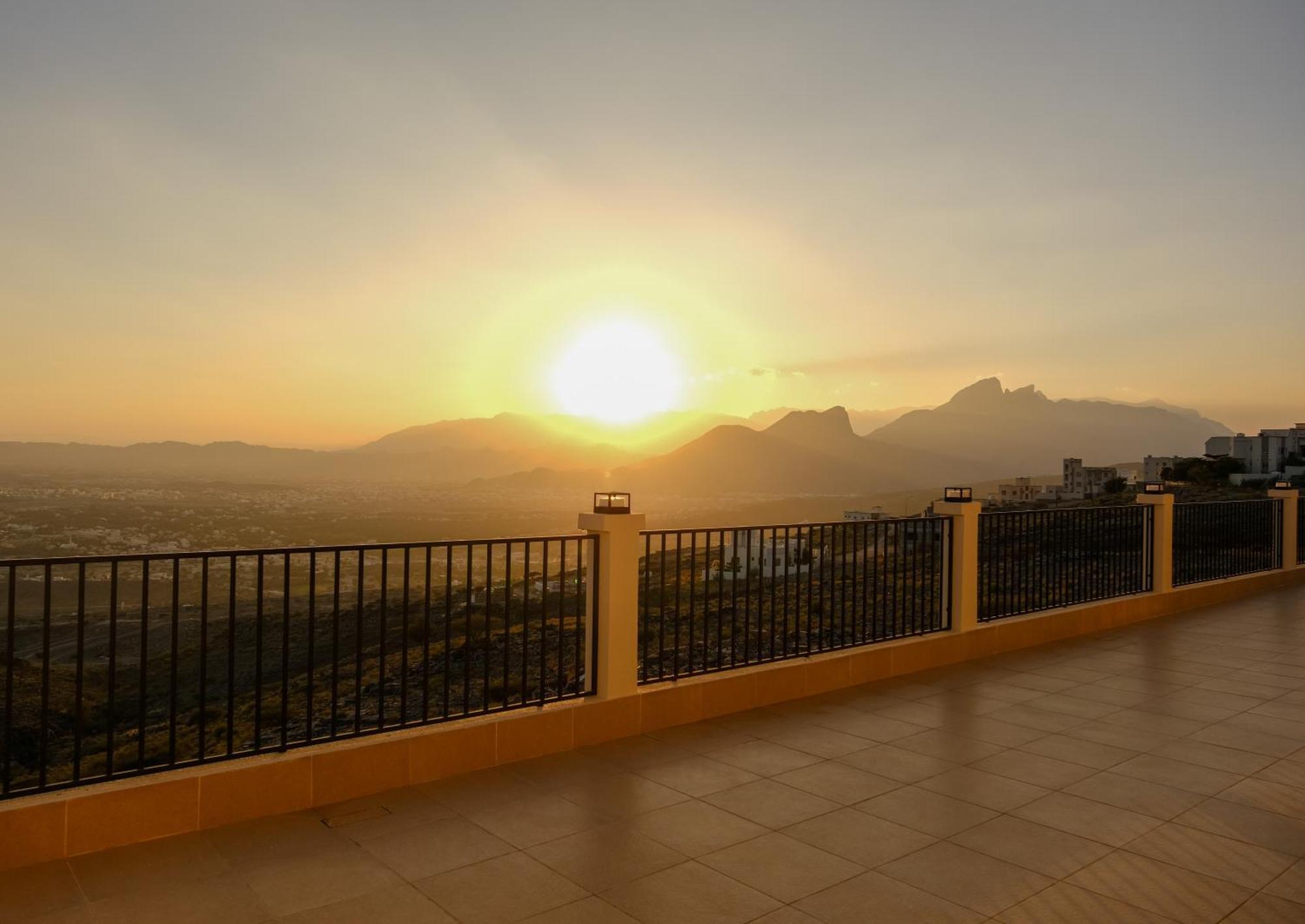 Sunset Sky Hotel Misfāh Exterior photo